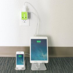 Satechi Smart travel adapter/router